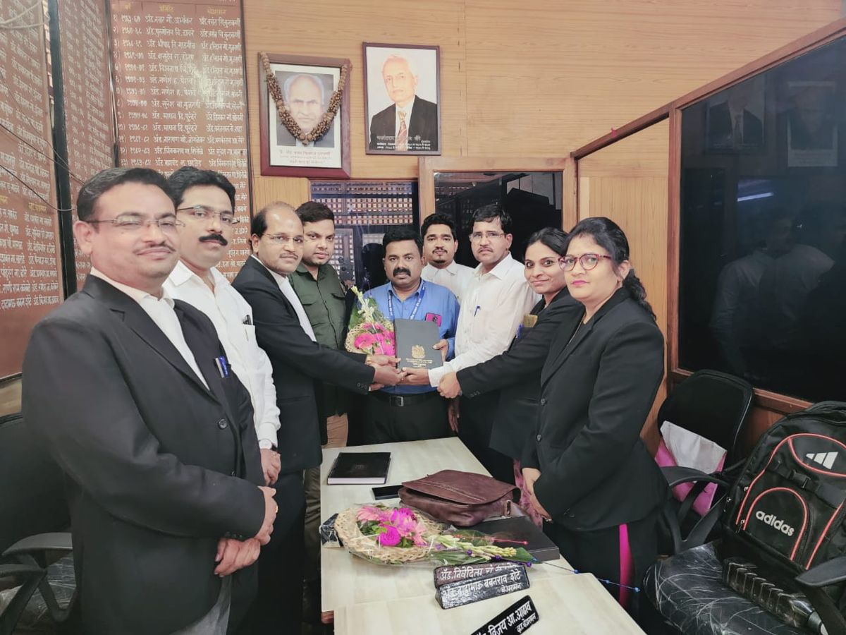 Mohammed Sayeed Shaikh being felicitated at a public event — photograph 11 of 39