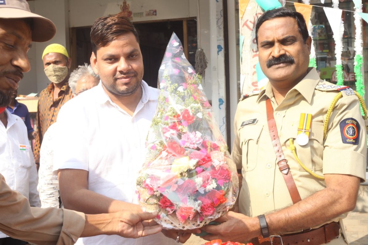 Mohammed Sayeed Shaikh being felicitated at a public event — photograph 32 of 39