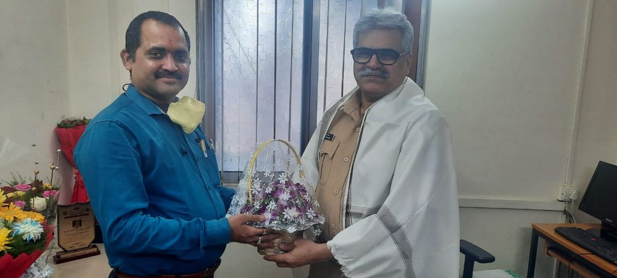 Mohammed Sayeed Shaikh being felicitated at a public event — photograph 33 of 39