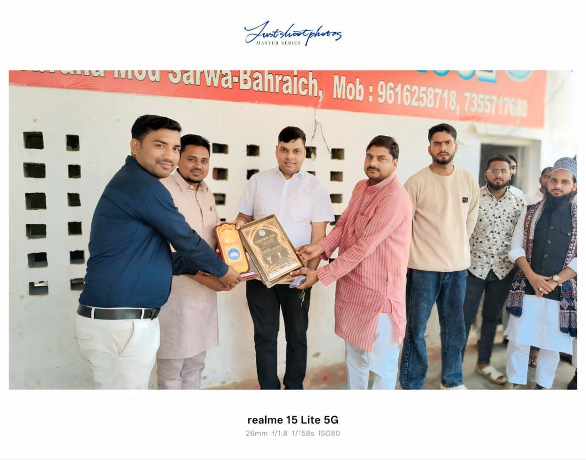 Mohammed Sayeed Shaikh being felicitated at a public event — photograph 6 of 39