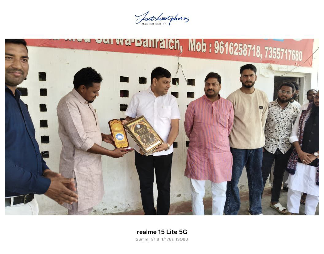Mohammed Sayeed Shaikh being felicitated at a public event — photograph 7 of 39