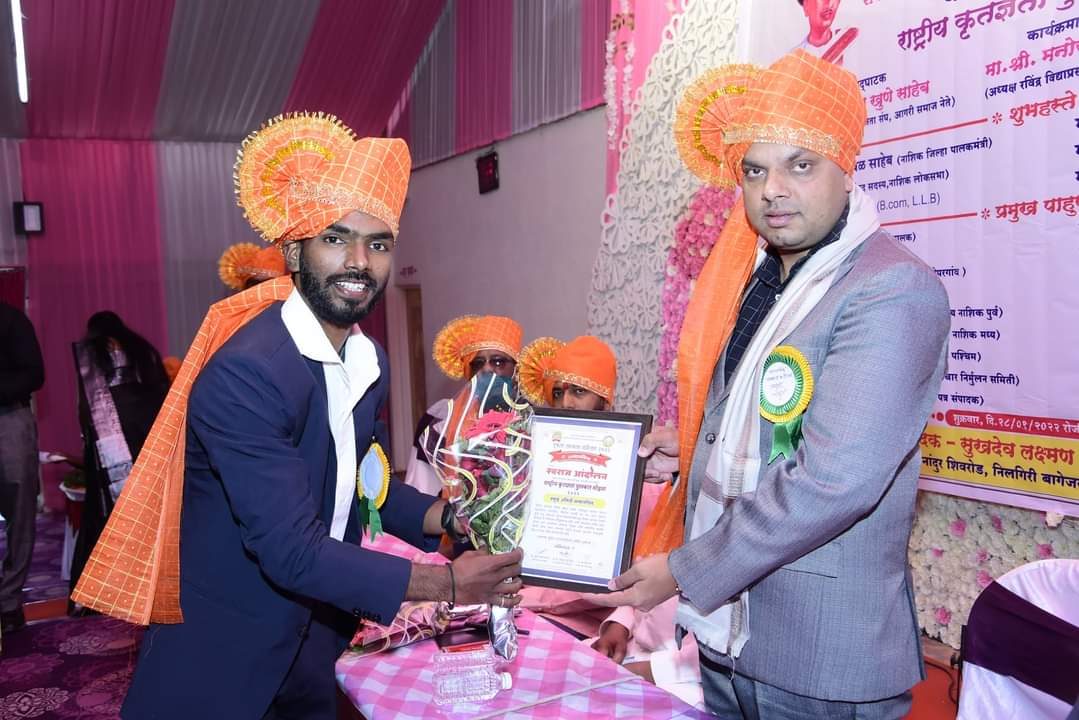 Mohammed Sayeed Shaikh being felicitated at a public ceremony